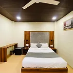 Hotel Avk With Kitchen Near Versova Beach