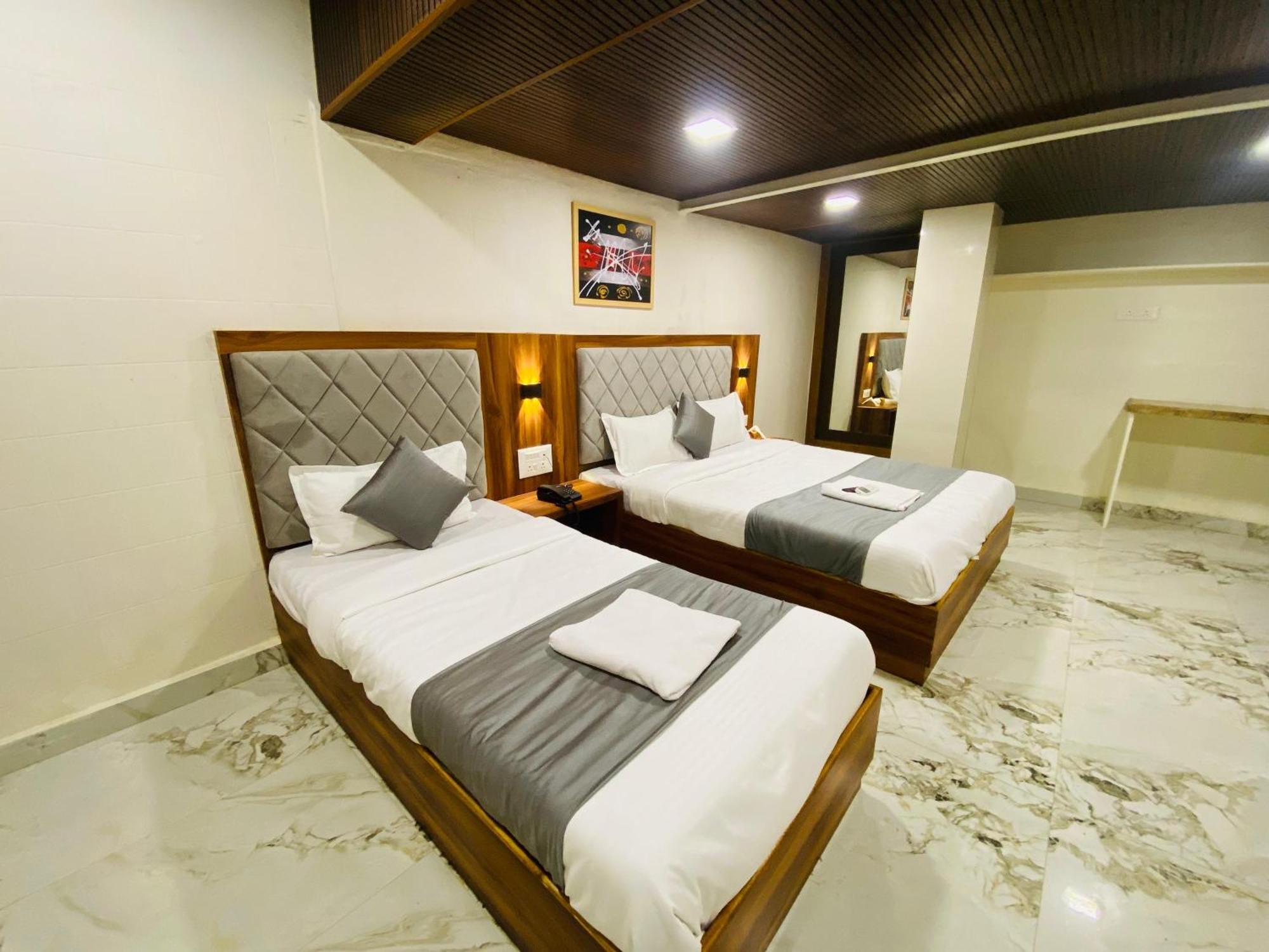 Hotel Avk With Kitchen Near Versova