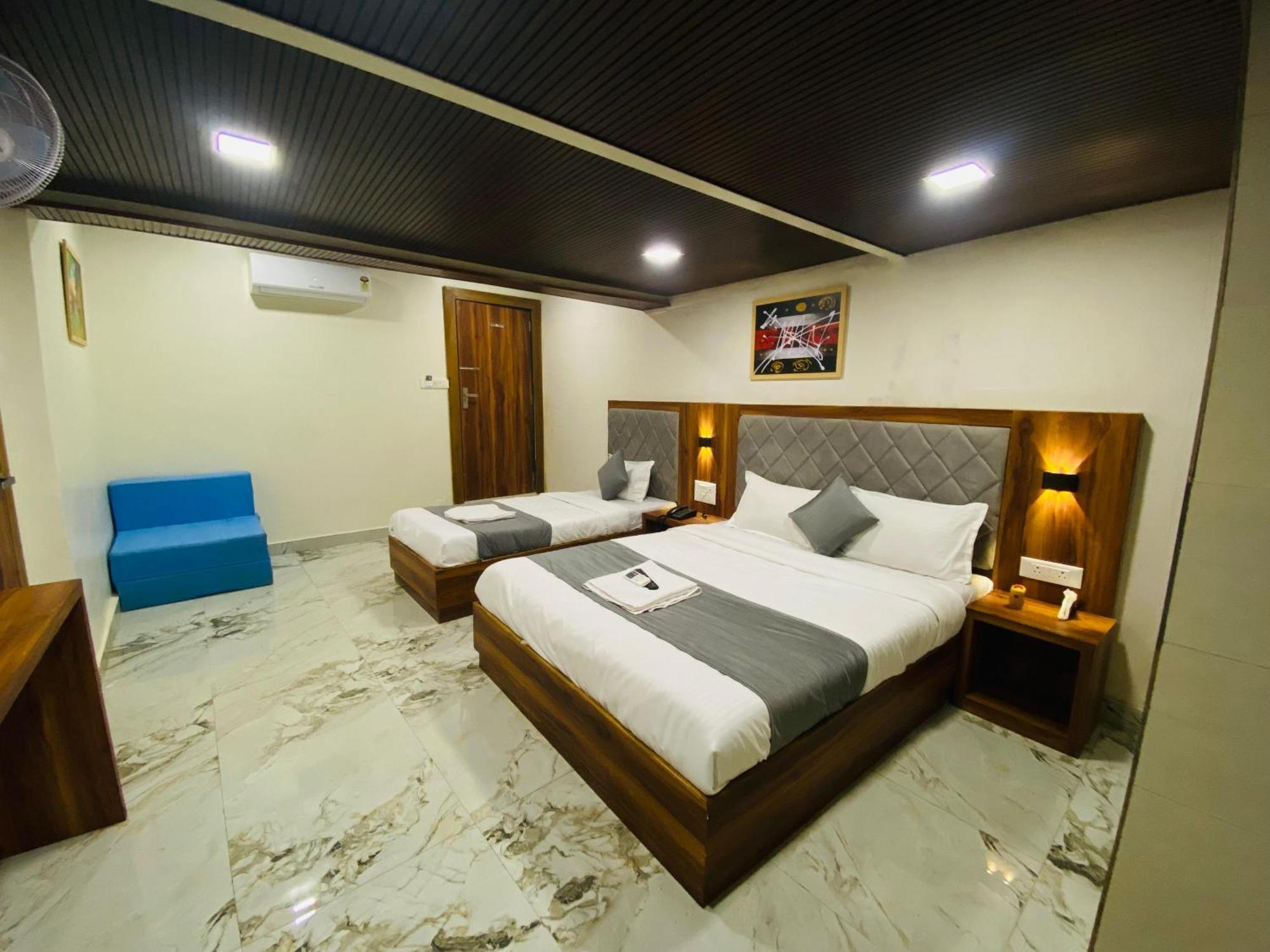 Hotel Avk With Kitchen Near Versova Bombaj