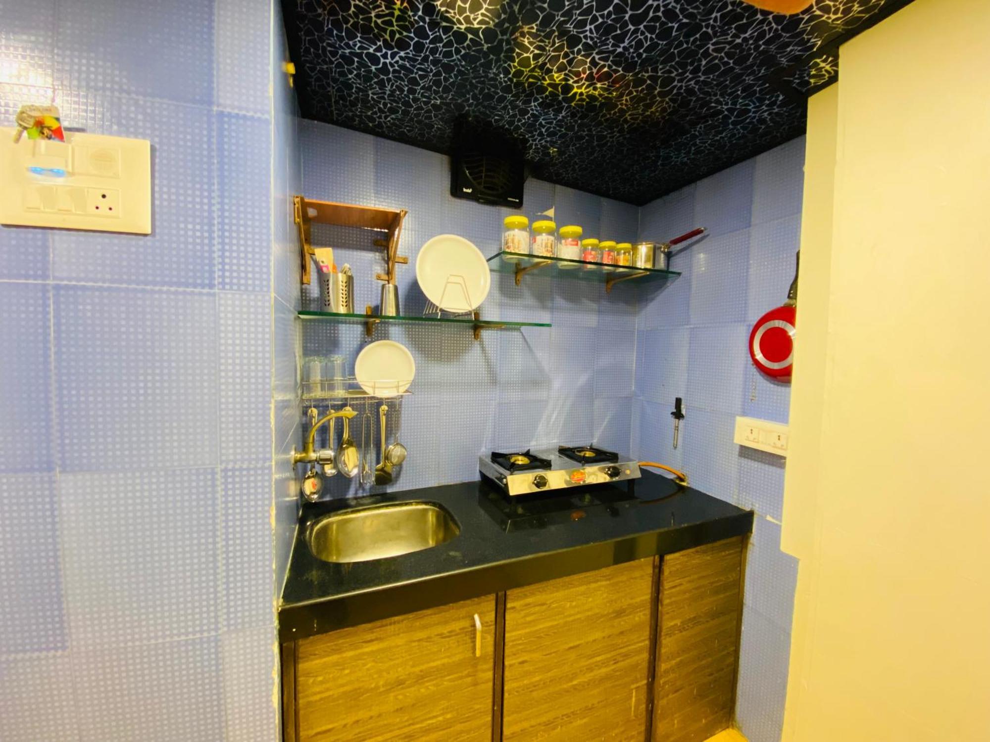 Hotel Avk With Kitchen Near Versova 3*